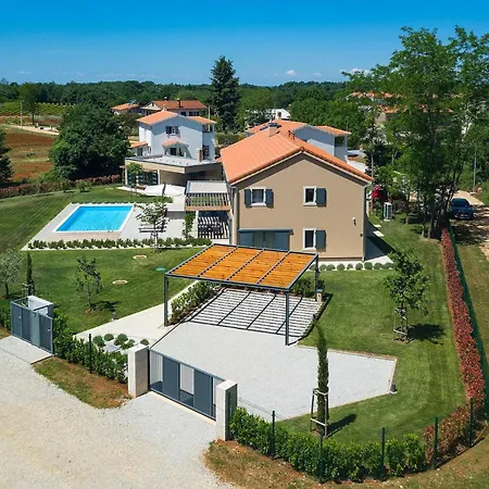 Krostula * Porec