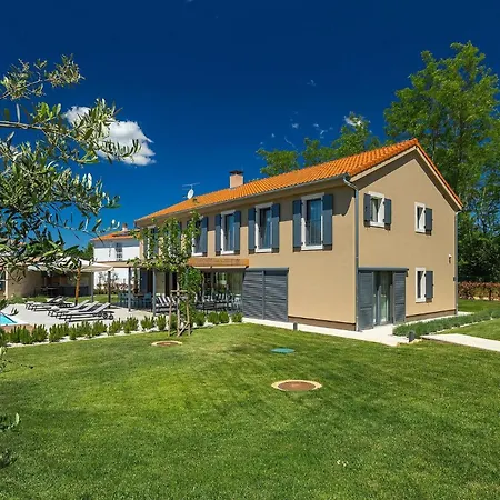Ferienhaus Krostula *